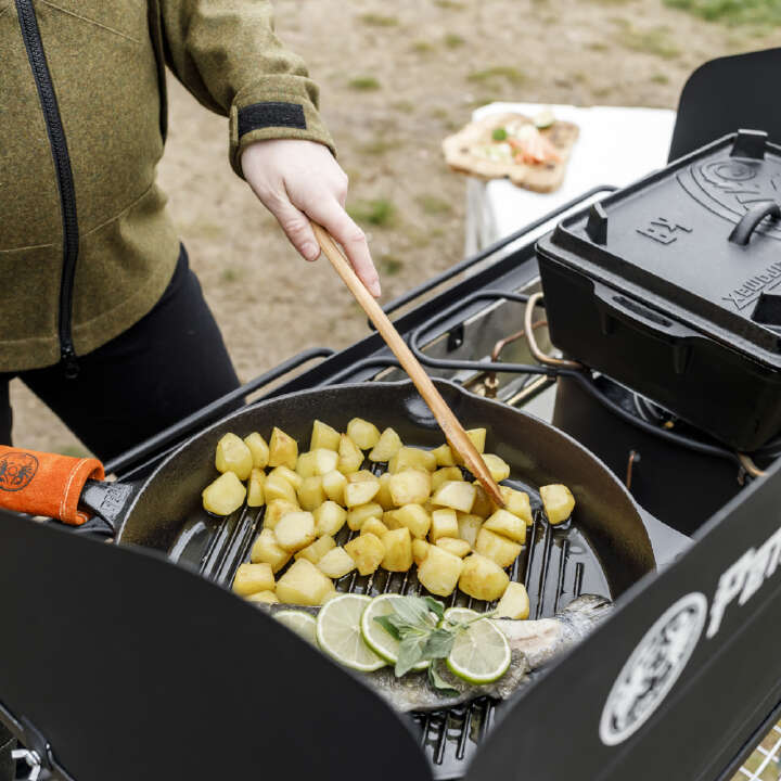 Petromax Grill-Feuerpfanne GP35 mit Stiel